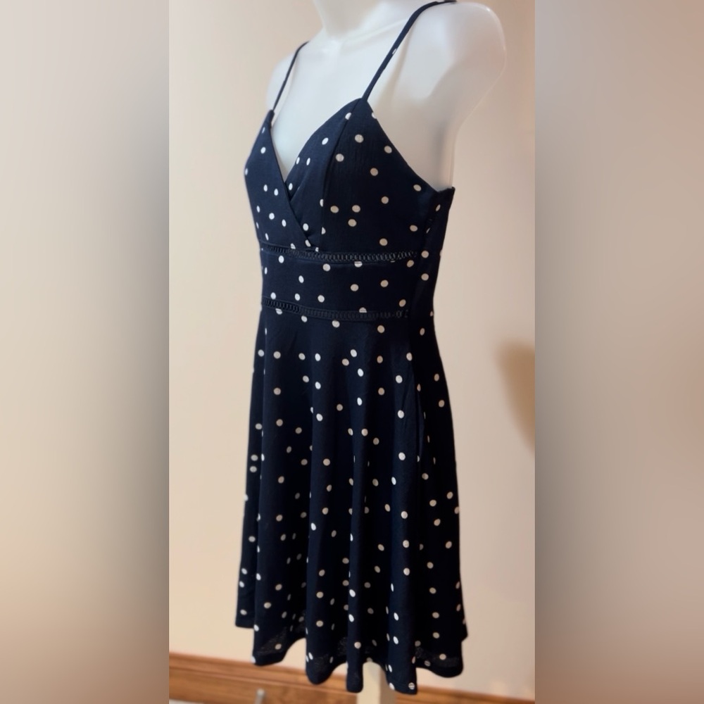 NWT 🏷️ JUN & IVY BY FRANCESCA’S NAVY, POLKA DOT STYLE COCKTAIL DRESS SIZE SMALL - Picture 3 of 7